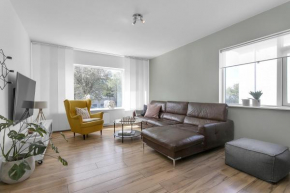 Spacious and Stylish Apartment - Great Location, Reykjavik